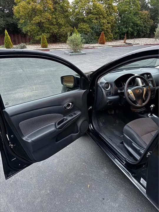 2016 Nissan Versa - Image 5 of 14