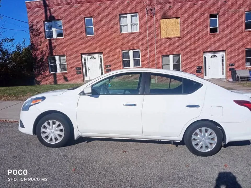 2016 Nissan Versa - Image 2 of 8