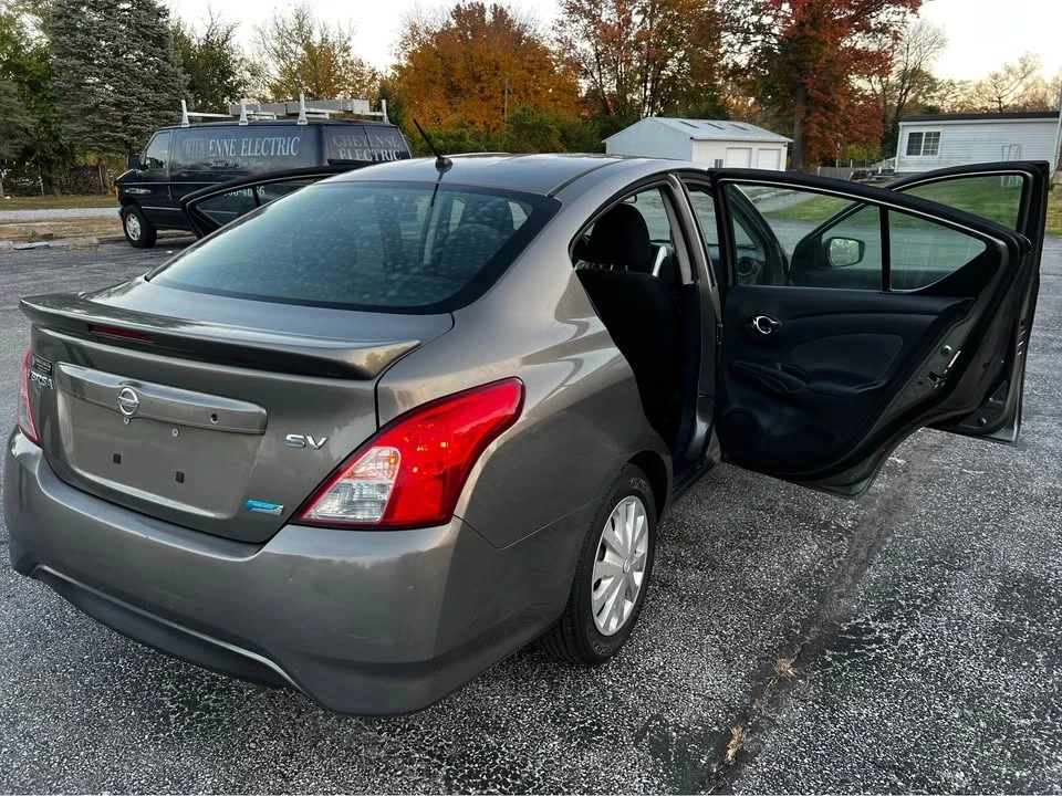 2016 Nissan Versa - Image 11 of 14