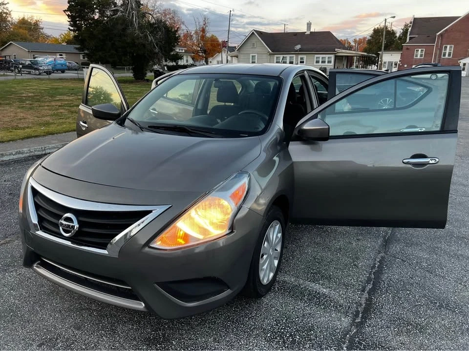 2016 Nissan Versa - Image 5 of 14