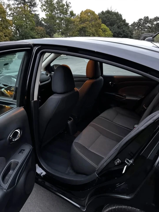 2016 Nissan Versa - Image 9 of 14