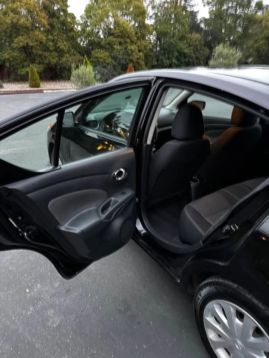 2016 Nissan Versa - Image 8 of 14
