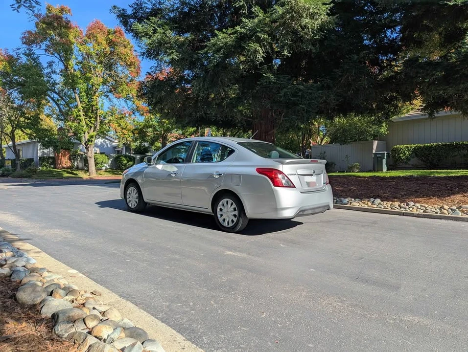 2016 Nissan Versa - Image 6 of 15