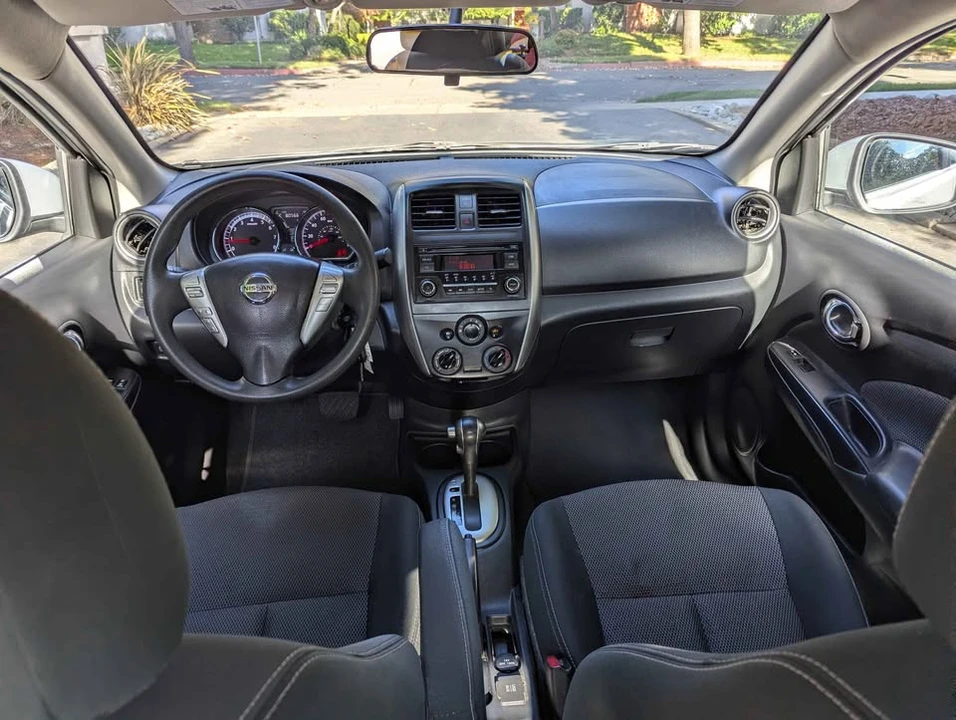 2016 Nissan Versa - Image 9 of 15