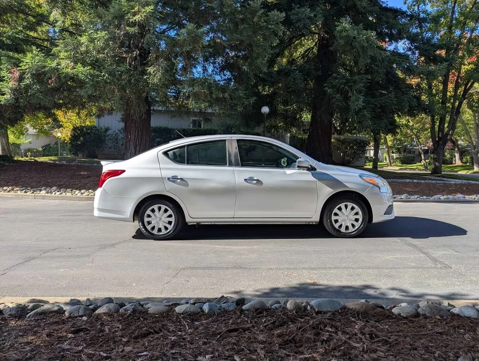 2016 Nissan Versa - Image 5 of 15
