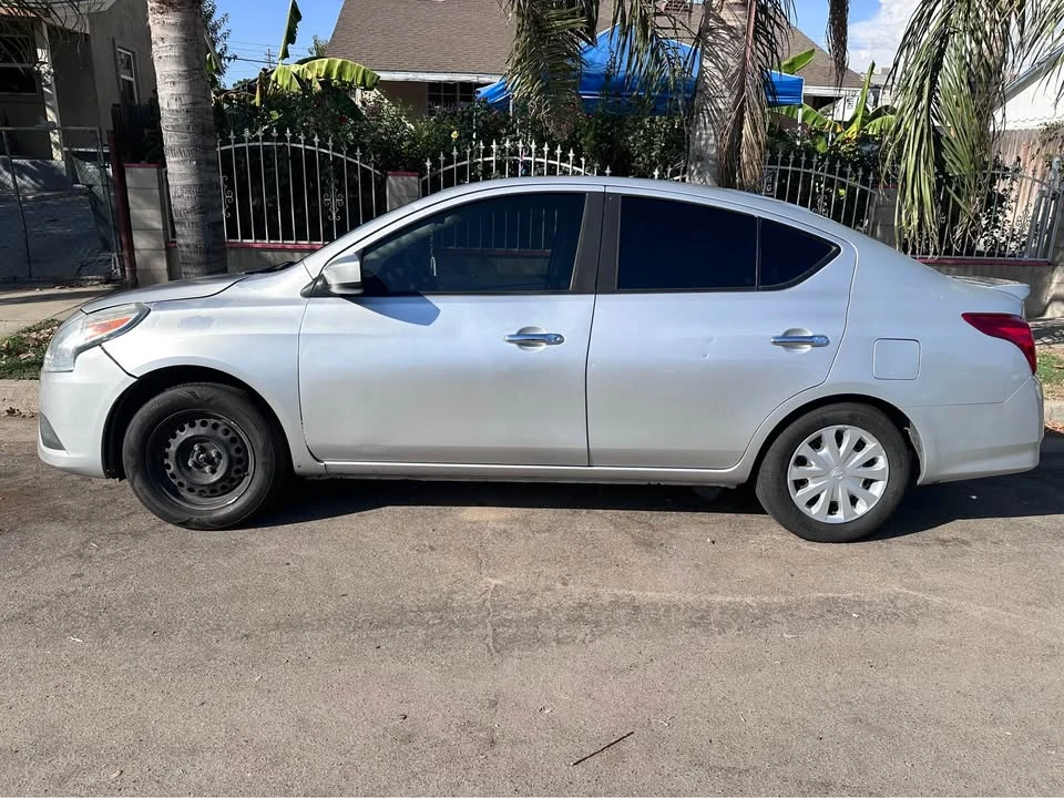 2016 Nissan Versa - Image 4 of 4