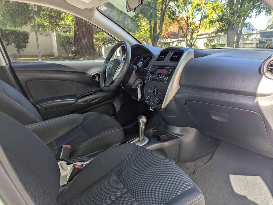 2016 Nissan Versa - Image 11 of 15