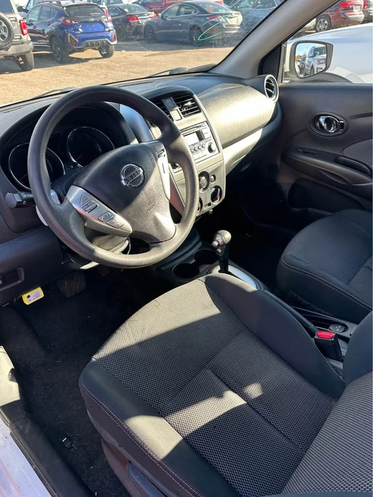 2016 Nissan Versa - Image 5 of 10