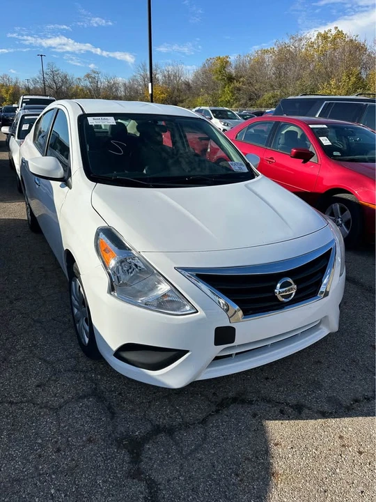 2016 Nissan Versa - Image 2 of 10