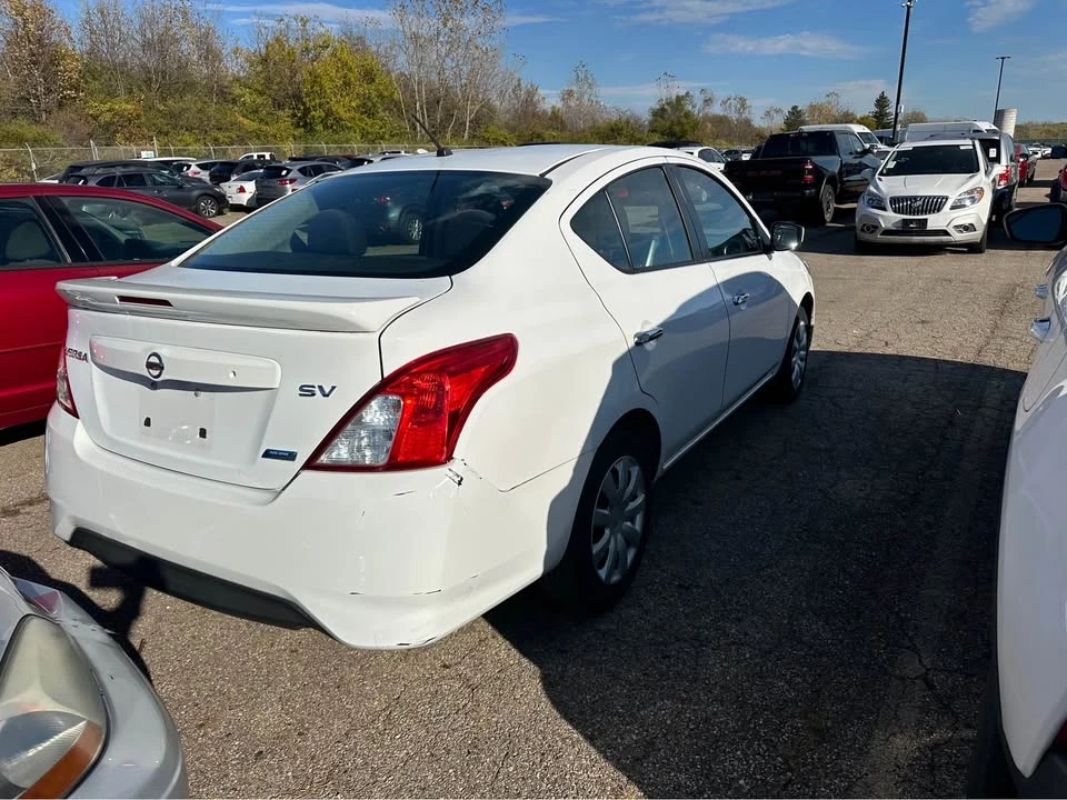 2016 Nissan Versa - Image 4 of 10