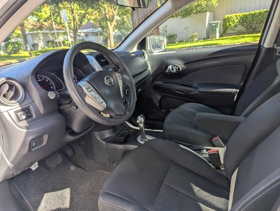 2016 Nissan Versa - Image 11 of 13