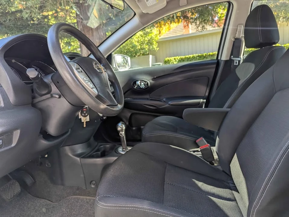 2016 Nissan Versa - Image 9 of 13