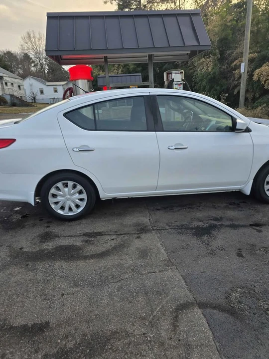 2016 Nissan Versa - Image 9 of 13