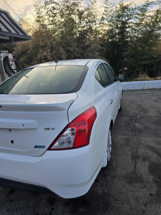 2016 Nissan Versa - Image 10 of 13