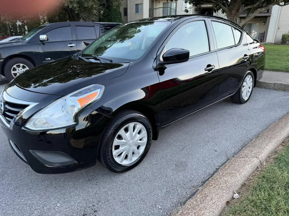 2016 Nissan Versa - Image 2 of 8