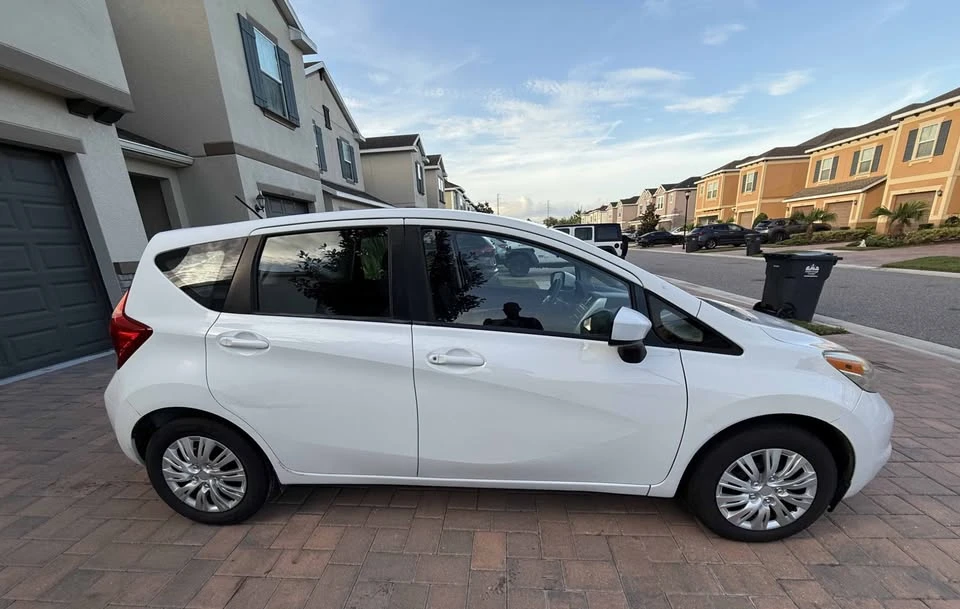 2016 Nissan Versa - Image 4 of 17