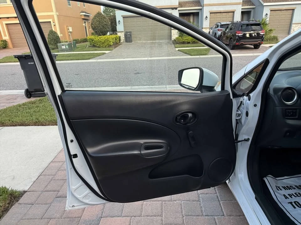 2016 Nissan Versa - Image 13 of 17