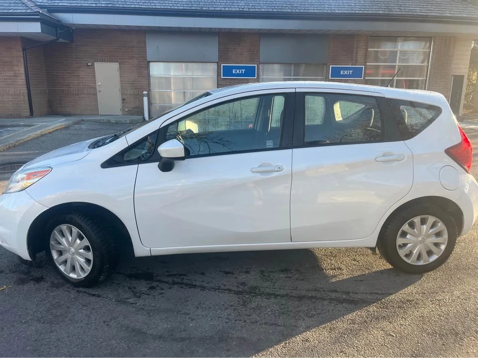 2016 Nissan Versa - Image 8 of 13
