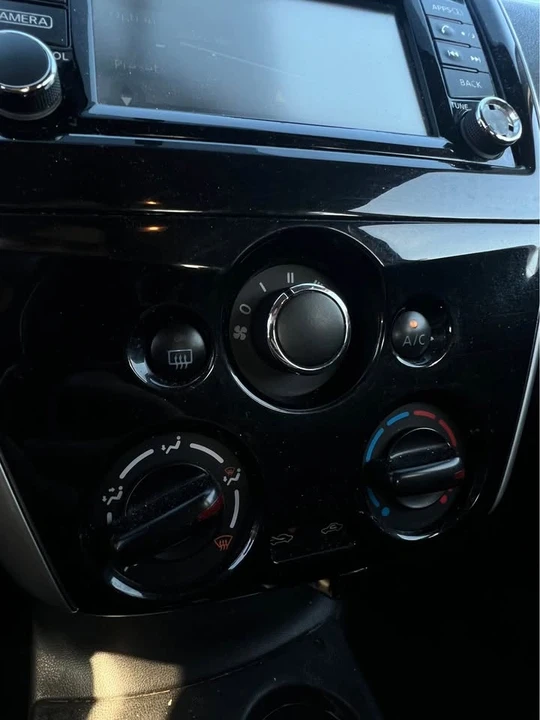 2016 Nissan Versa - Image 17 of 20