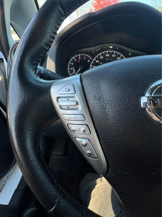 2016 Nissan Versa - Image 15 of 20