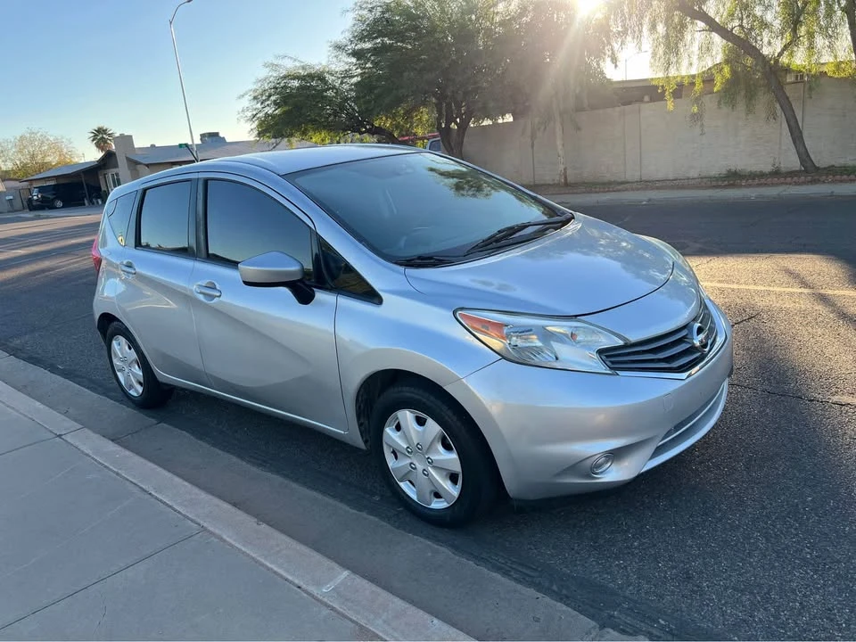 2016 Nissan Versa - Image 2 of 10