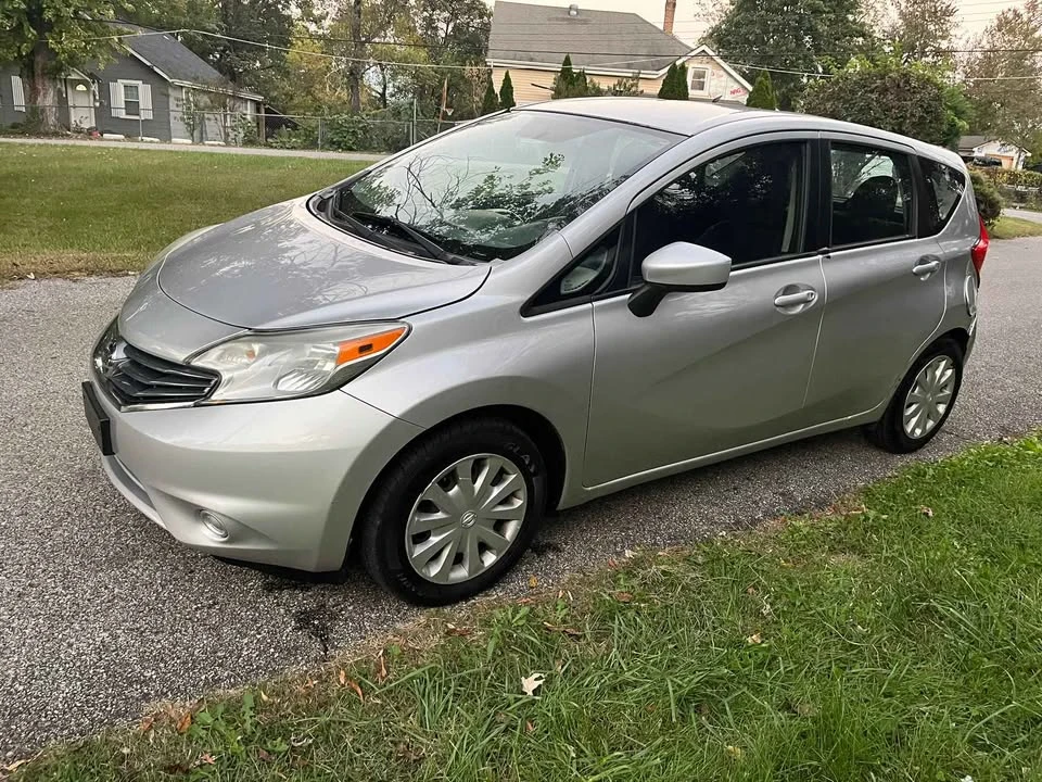 2016 Nissan Versa - Image 2 of 9