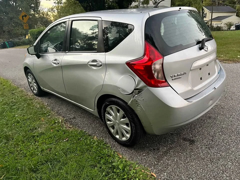 2016 Nissan Versa - Image 5 of 9