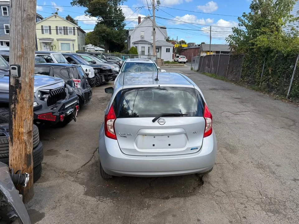 2016 Nissan Versa - Image 4 of 9