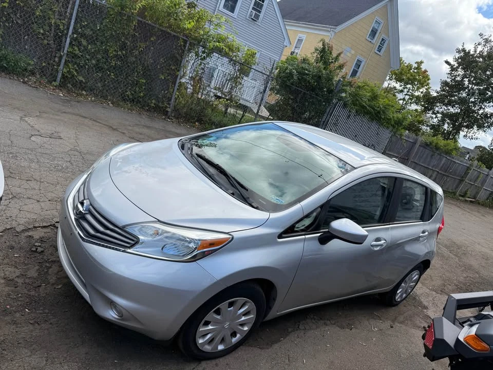 2016 Nissan Versa - Image 2 of 9