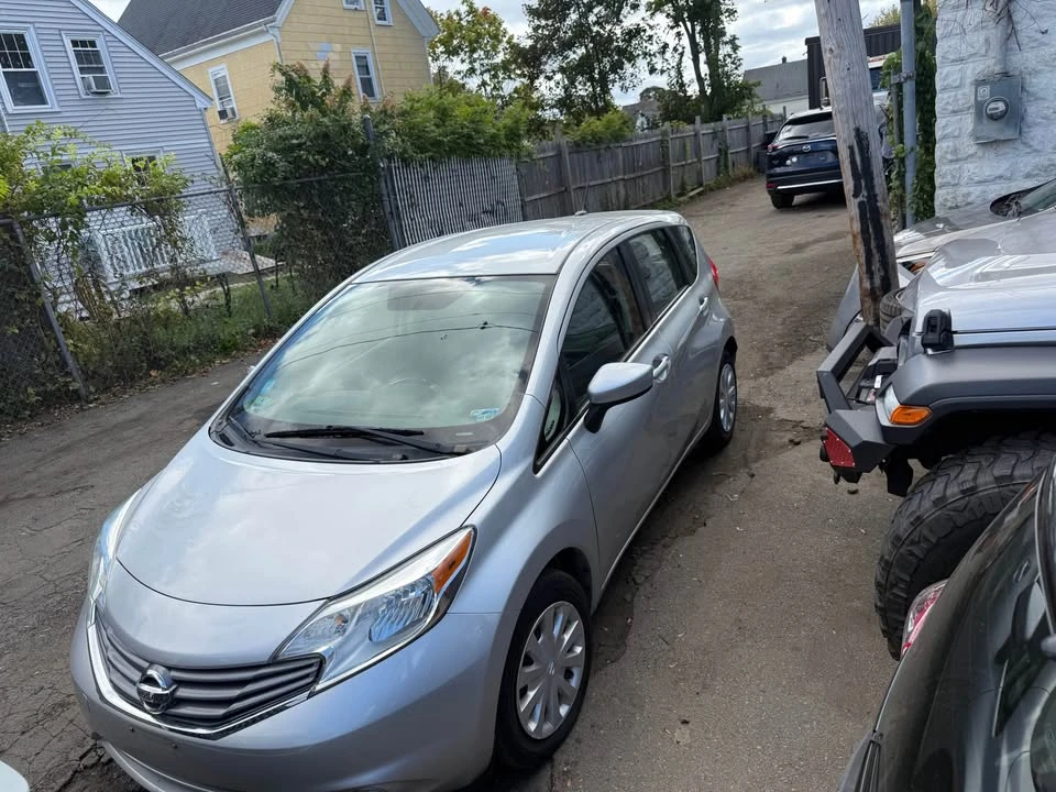 2016 Nissan Versa - Image 5 of 9