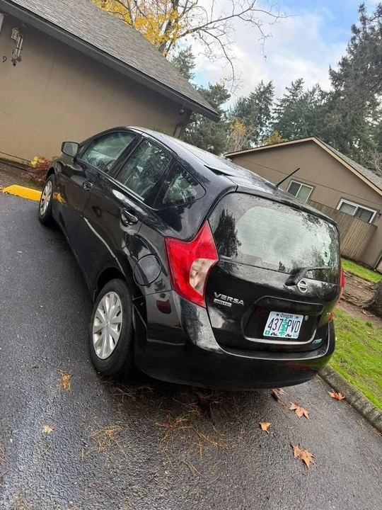 2016 Nissan Versa - Image 4 of 5