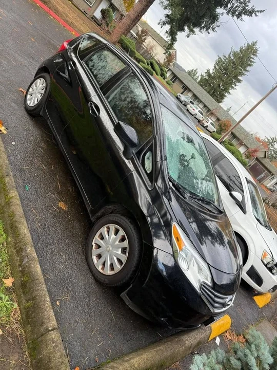 2016 Nissan Versa - Image 2 of 5