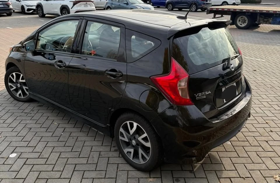 2016 Nissan Versa - Image 4 of 10