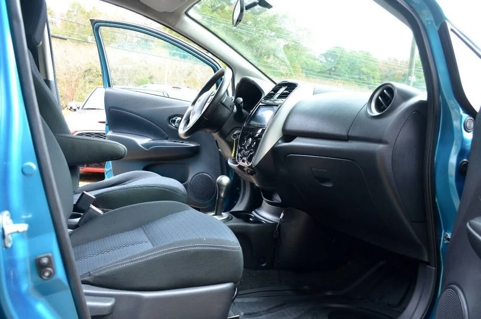2016 Nissan Versa - Image 9 of 16
