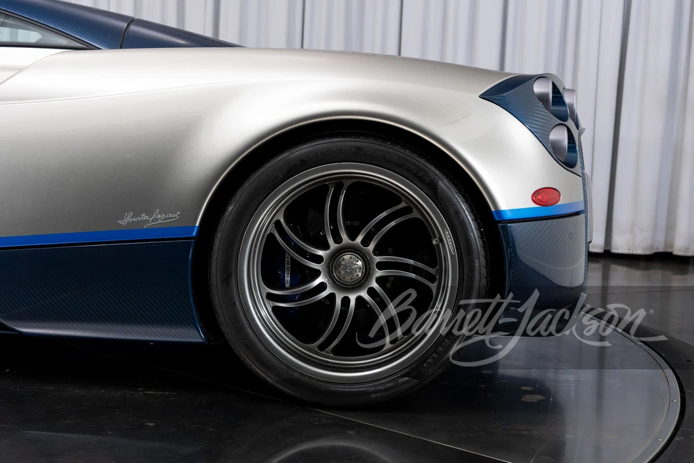 2016 Pagani Huayra - Image 13 of 31