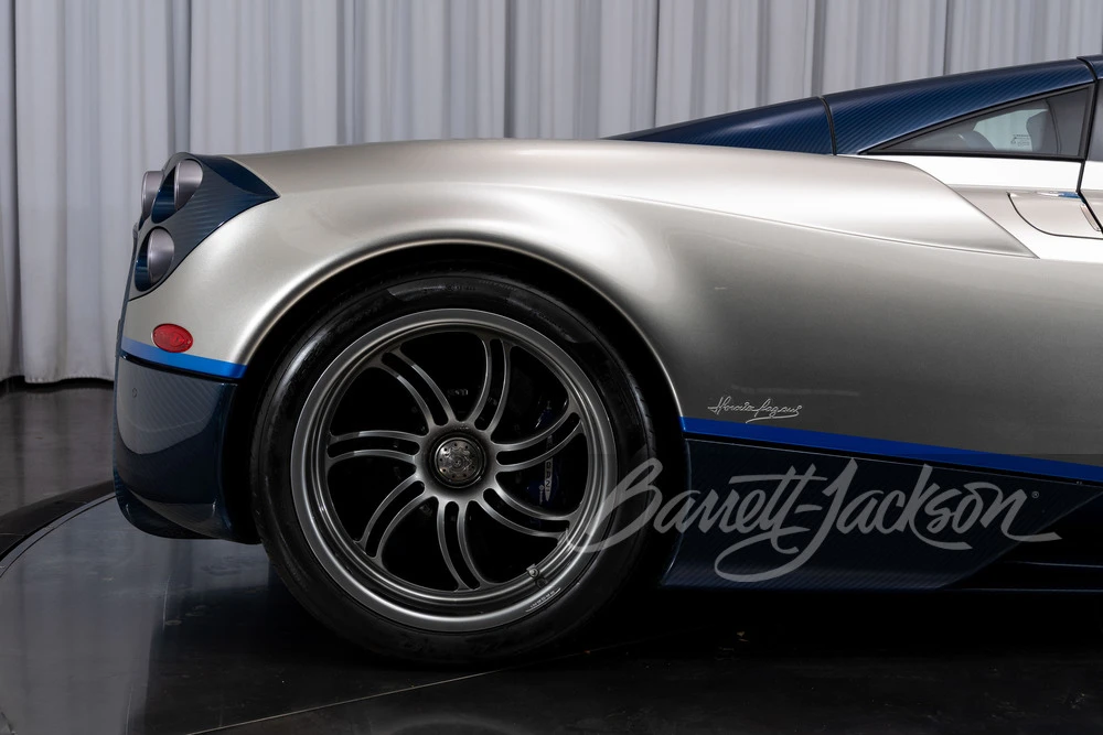 2016 Pagani Huayra - Image 27 of 31