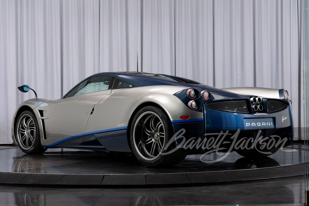 2016 Pagani Huayra - Image 2 of 31