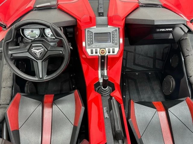 2016 Polaris Slingshot - Image 2 of 12