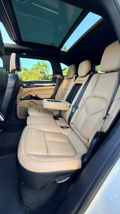 2016 Porsche 958 Cayenne - Image 10 of 18