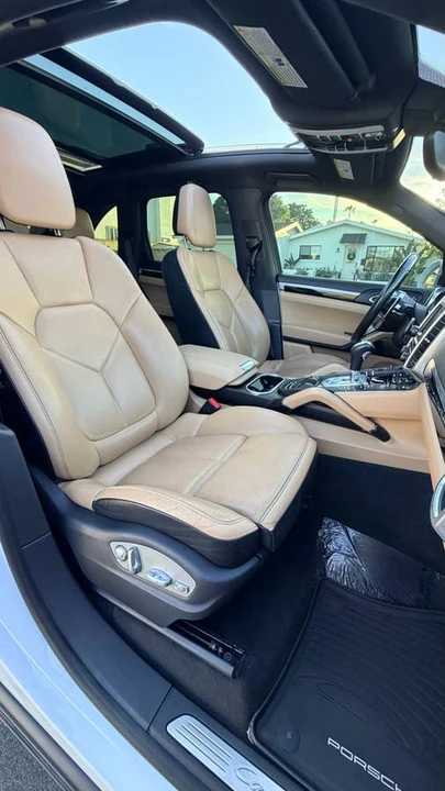 2016 Porsche 958 Cayenne - Image 12 of 18