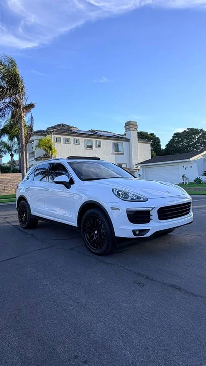 2016 Porsche 958 Cayenne - Image 2 of 18