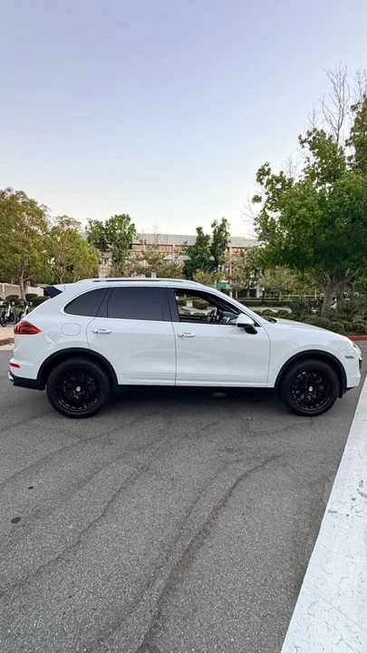 2016 Porsche 958 Cayenne - Image 4 of 18