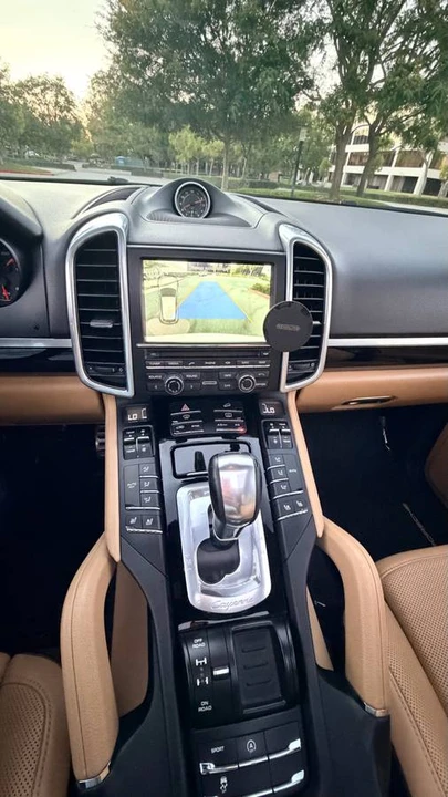 2016 Porsche 958 Cayenne - Image 16 of 18