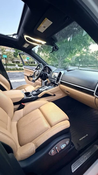 2016 Porsche 958 Cayenne - Image 13 of 18