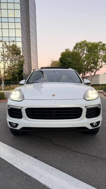 2016 Porsche 958 Cayenne - Image 2 of 18
