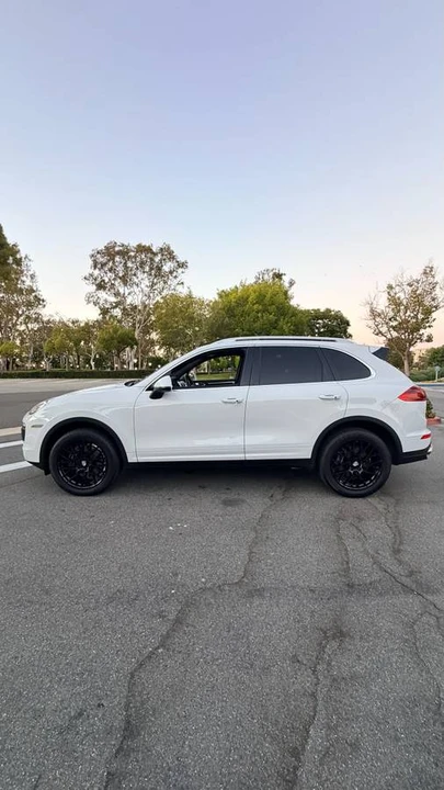 2016 Porsche 958 Cayenne - Image 8 of 18
