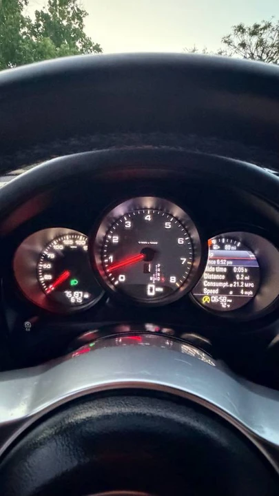 2016 Porsche Macan S - Image 16 of 17