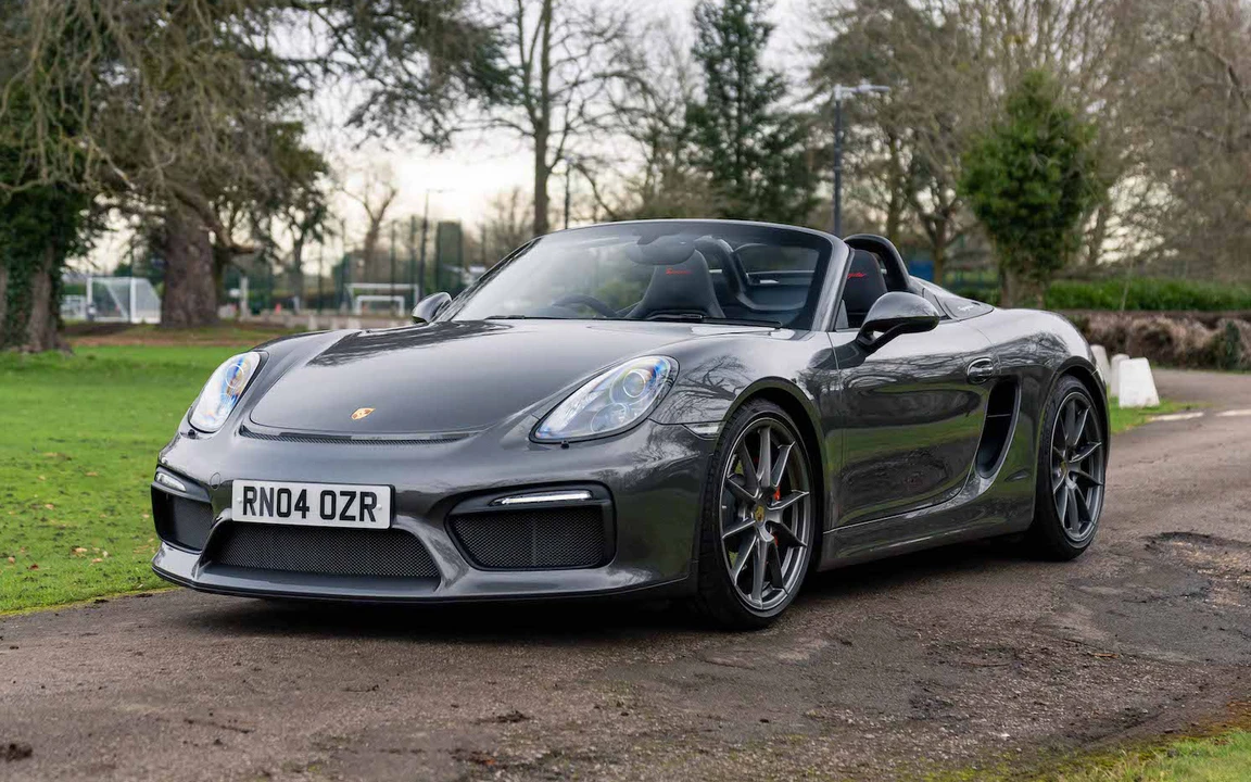 2016 Porsche 981 Boxster Spyder - Image 2 of 31