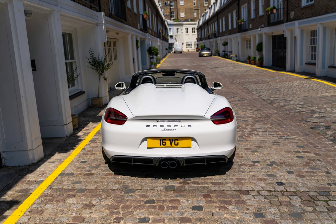 2016 Porsche 981 Boxster Spyder - Image 14 of 31