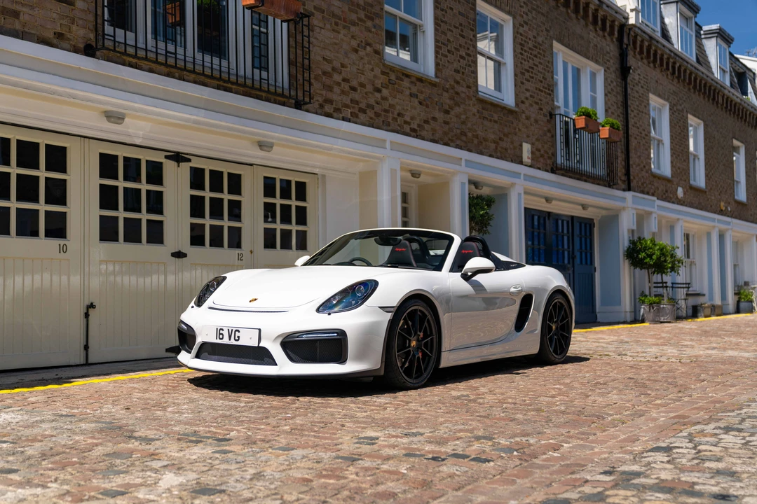 2016 Porsche 981 Boxster Spyder - Image 10 of 31